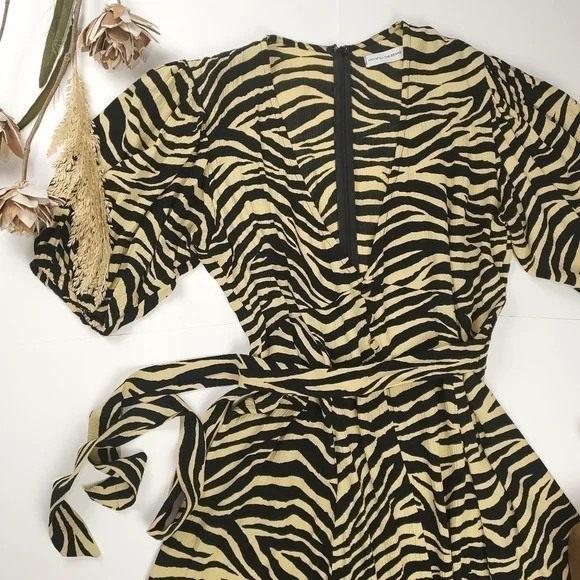 Faithfull the Brand Black & Cream Zebra Print Dress Size 6 Medium - Picture 4 of 12